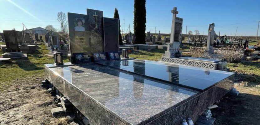 Які стилі та традиції каменярства характерні для історичних пам’ятників Львова?