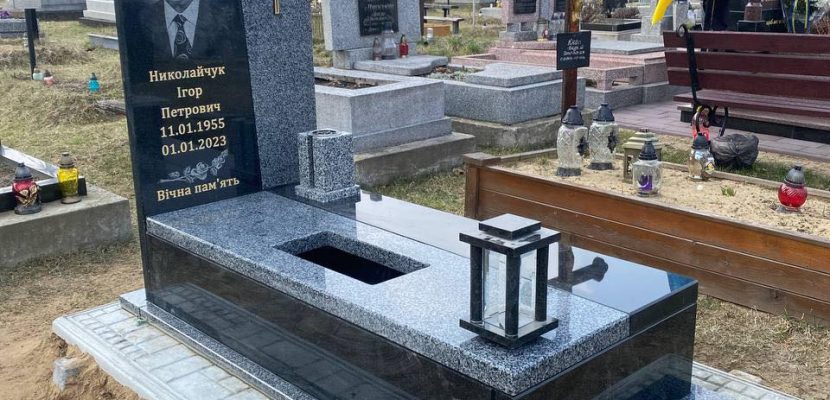 Пам’ятники для кладовищ Львівської області: вибір, встановлення та догляд