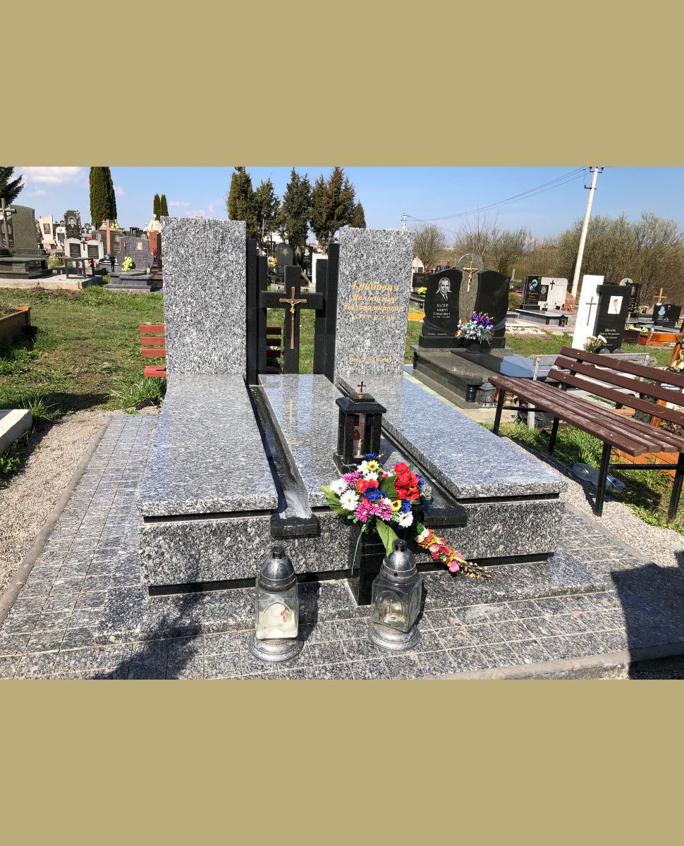Подвійний європейський пам'ятник №3