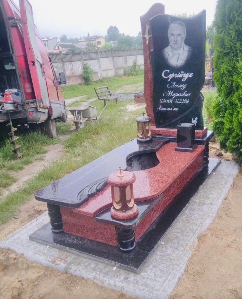 Одинарний пам'ятник №7