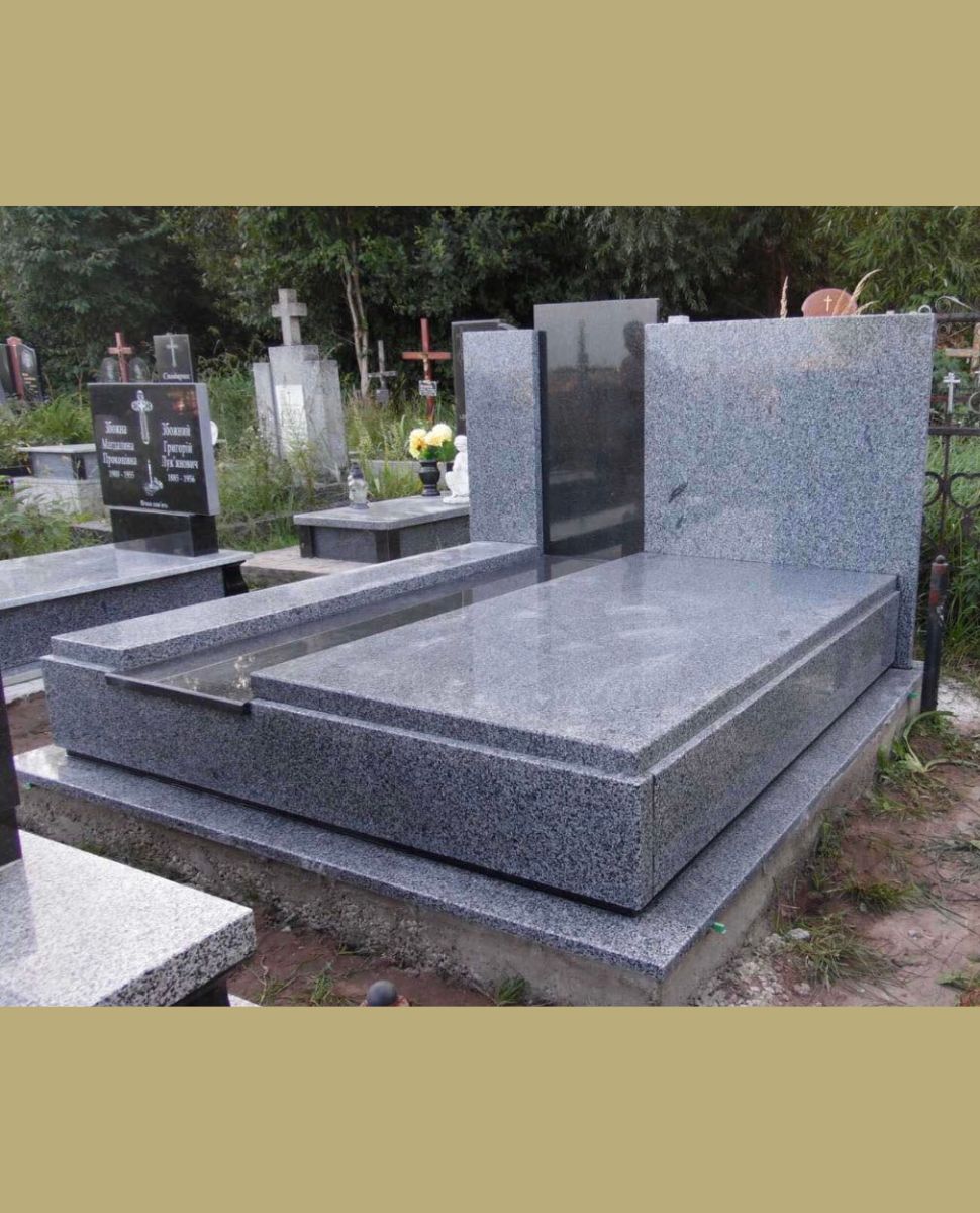 Подвійний європейський пам'ятник №9