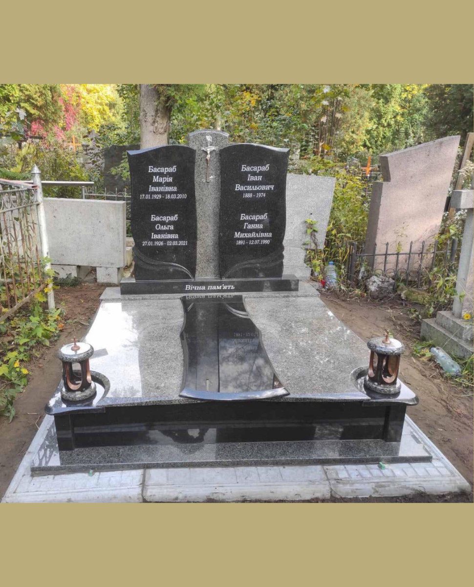 Подвійний пам'ятник №9